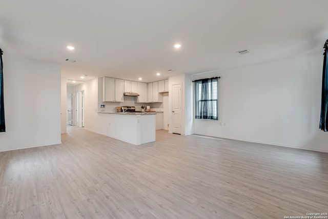 9458 Tarbutton Trail, San Antonio, TX 78211