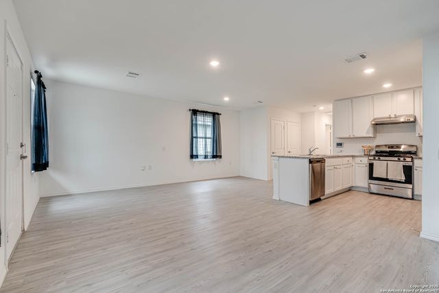 9458 Tarbutton Trail, San Antonio, TX 78211