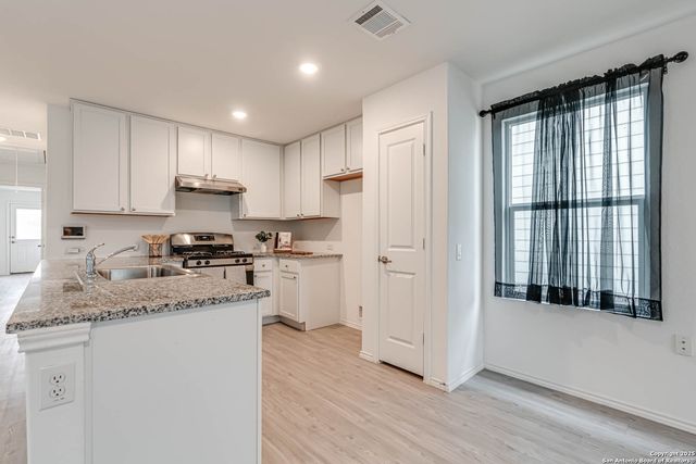 9458 Tarbutton Trail, San Antonio, TX 78211