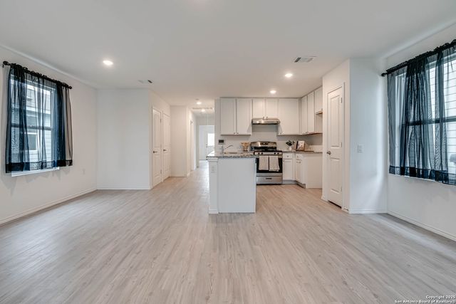 9458 Tarbutton Trail, San Antonio, TX 78211