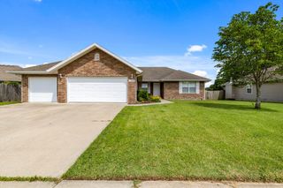 1382 South Kristopher Avenue, Republic, MO 65738