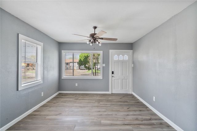 1208 Kansas St, Robstown, TX 78380