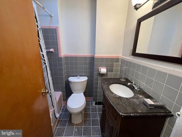 1053 E SYDNEY ST, Philadelphia, PA 19150