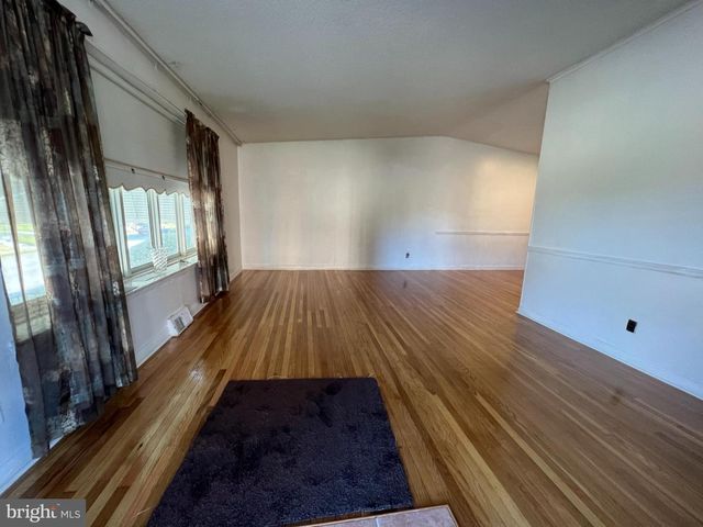 1053 E SYDNEY ST, Philadelphia, PA 19150