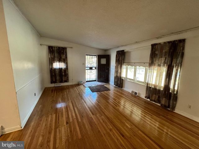 1053 E SYDNEY ST, Philadelphia, PA 19150