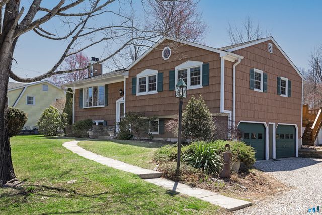9 Stanley Drive, Seymour, CT 06483