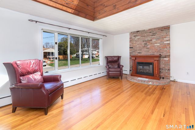 9 Stanley Drive, Seymour, CT 06483