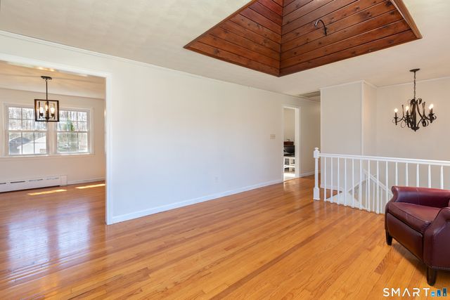 9 Stanley Drive, Seymour, CT 06483