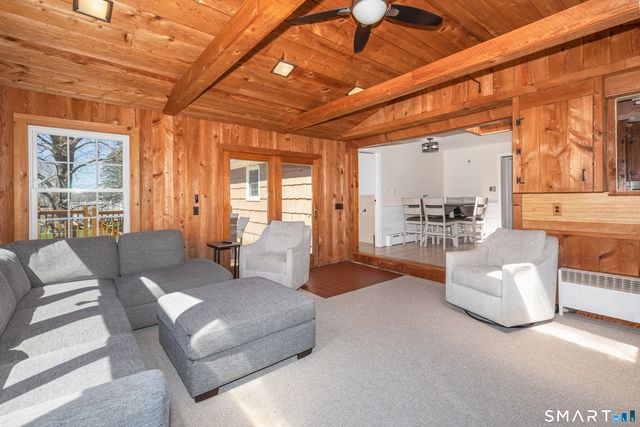 9 Stanley Drive, Seymour, CT 06483