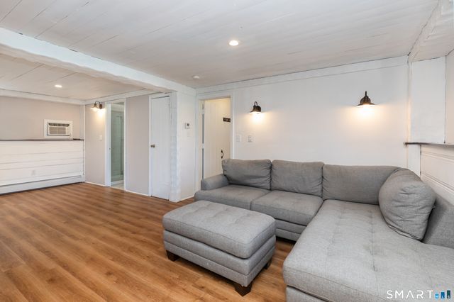 9 Stanley Drive, Seymour, CT 06483