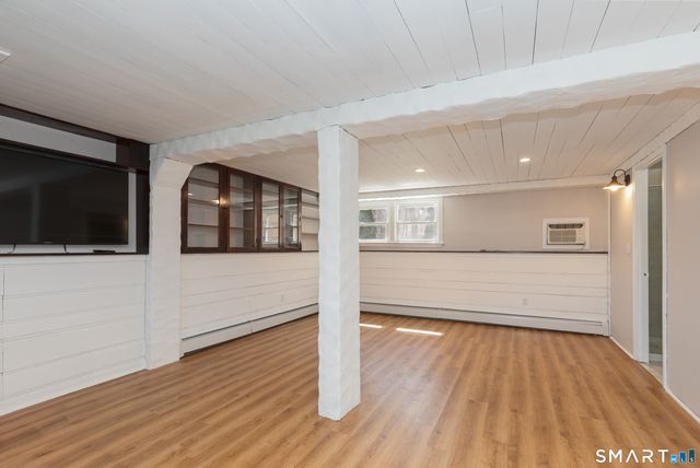 9 Stanley Drive, Seymour, CT 06483