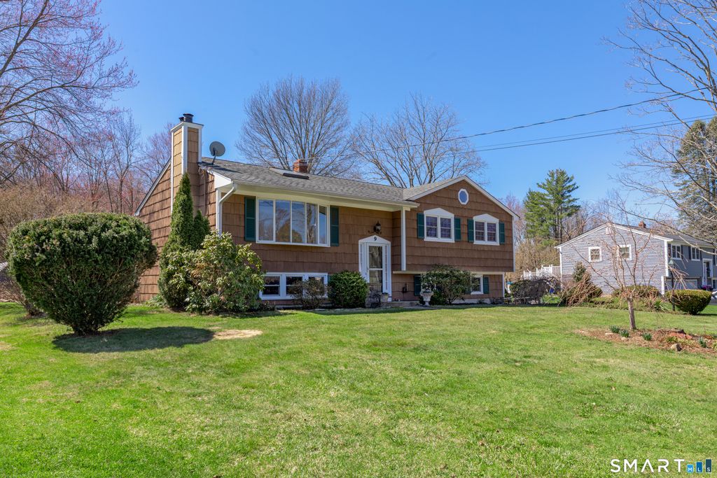 9 Stanley Drive, Seymour, CT 06483