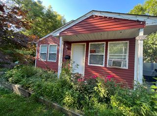 910 CUMMINGS Avenue, Waukegan, IL 60085