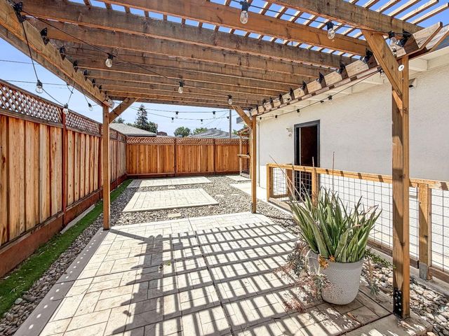 690 El Cerrito Way, Gilroy, CA 95020