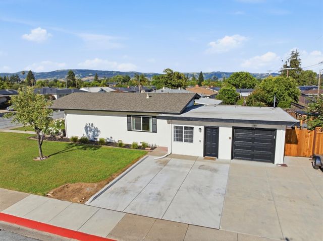 690 El Cerrito Way, Gilroy, CA 95020