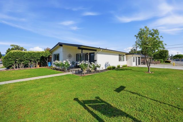 690 El Cerrito Way, Gilroy, CA 95020