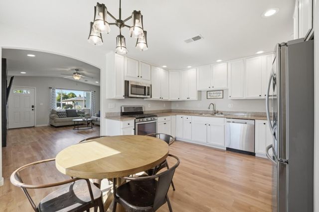 690 El Cerrito Way, Gilroy, CA 95020