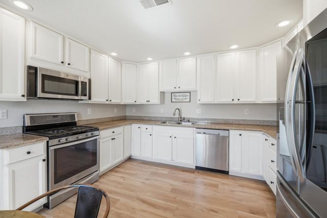 690 El Cerrito Way, Gilroy, CA 95020