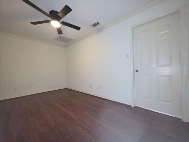 1898 Longmire Road 8, Conroe, TX 77304