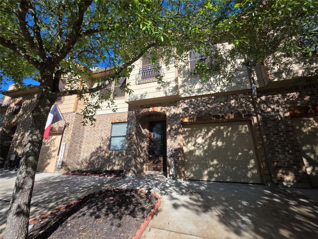 1898 Longmire Road 8, Conroe, TX 77304