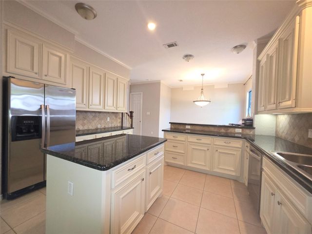 1898 Longmire Road 8, Conroe, TX 77304