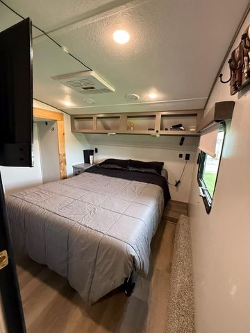 994 Mary Ann, Crystal Beach, TX 77650