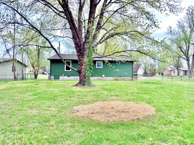 511 Jewel Dr, Clarksville, TN 37042