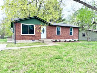 511 Jewel Dr, Clarksville, TN 37042