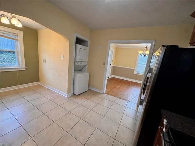 233 Hampton Roads AVE, Hampton, VA 23661