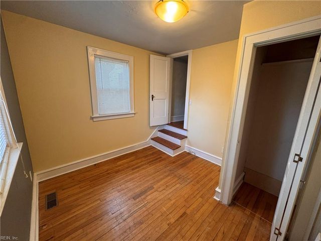 233 Hampton Roads AVE, Hampton, VA 23661