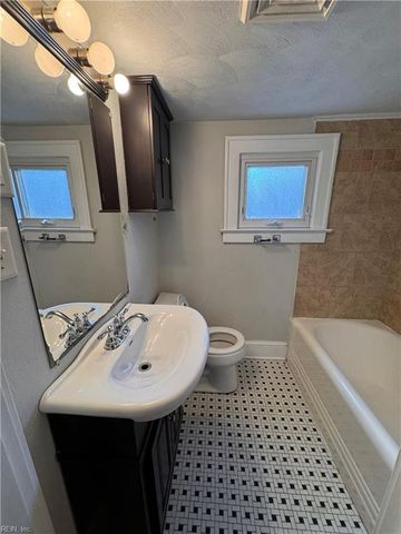 233 Hampton Roads AVE, Hampton, VA 23661