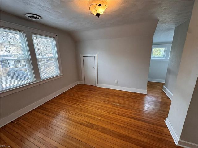 233 Hampton Roads AVE, Hampton, VA 23661