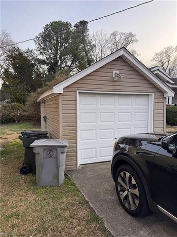 233 Hampton Roads AVE, Hampton, VA 23661