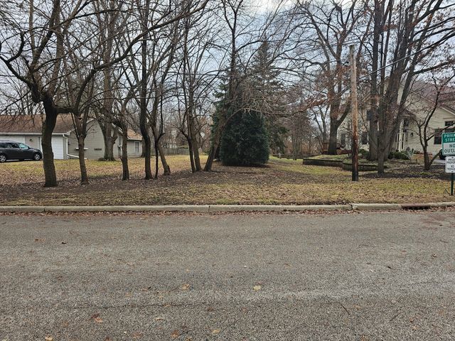 000 Averill Circle, Geneva, IL 60134