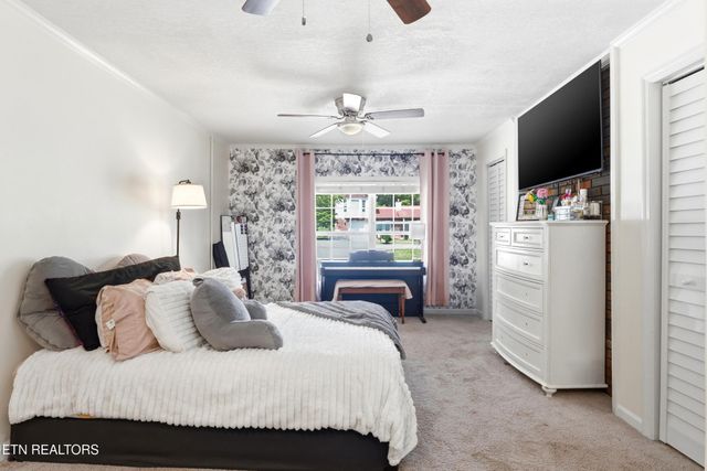 300 Lindner Lane, Lenoir City, TN 37772