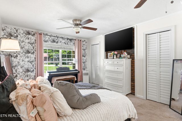 300 Lindner Lane, Lenoir City, TN 37772