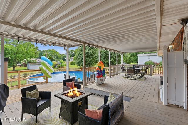 300 Lindner Lane, Lenoir City, TN 37772