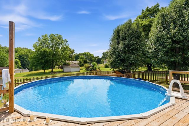 300 Lindner Lane, Lenoir City, TN 37772