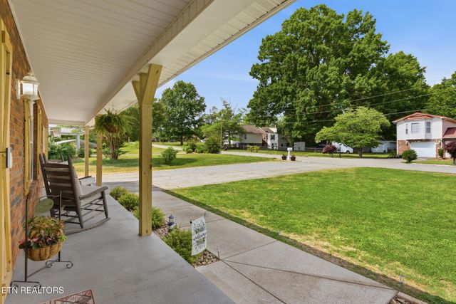 300 Lindner Lane, Lenoir City, TN 37772