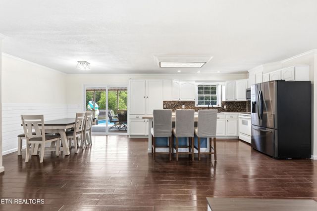 300 Lindner Lane, Lenoir City, TN 37772