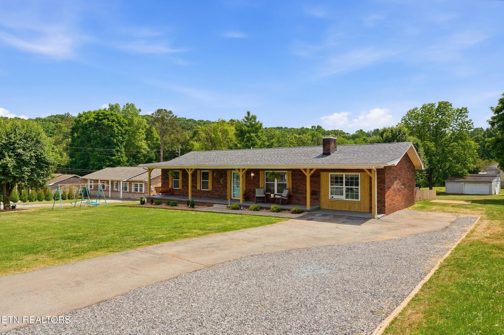 300 Lindner Lane, Lenoir City, TN 37772