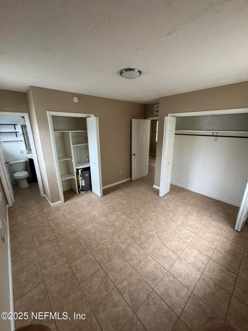 916 CHILDREN Way 4, Jacksonville, FL 32207