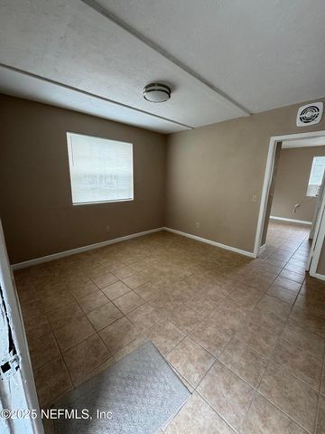 916 CHILDREN Way 4, Jacksonville, FL 32207