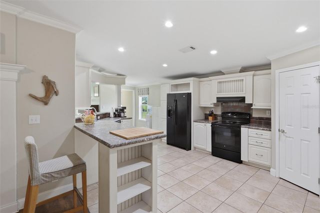 9468 JANMAR ROAD, Dade City, FL 33525