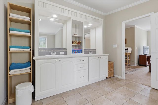 9468 JANMAR ROAD, Dade City, FL 33525