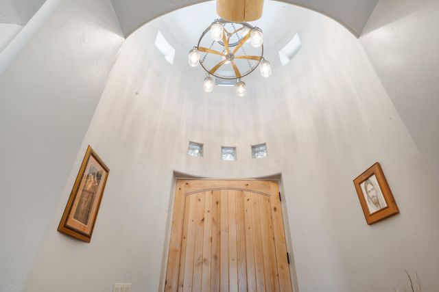 84 Camino Redondo, Placitas, NM 87043