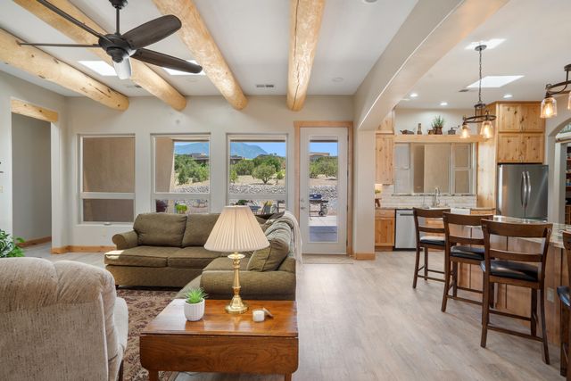 84 Camino Redondo, Placitas, NM 87043