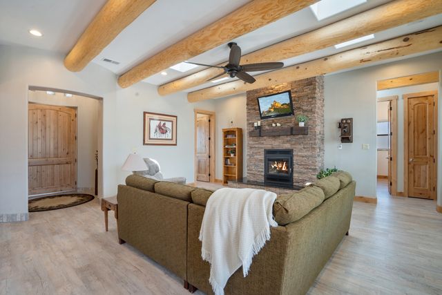 84 Camino Redondo, Placitas, NM 87043