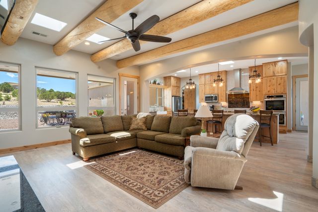 84 Camino Redondo, Placitas, NM 87043