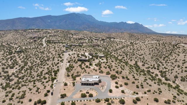 84 Camino Redondo, Placitas, NM 87043